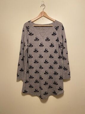 360 Cashmere Wool cashmere Gray Skull-Accent Long Sleeve Sweater. Size L